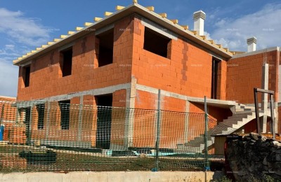 Vendita-appartamenti in costruzione, 400 m dalla spiaggia e dal mare, vicinanza a Novigrad!