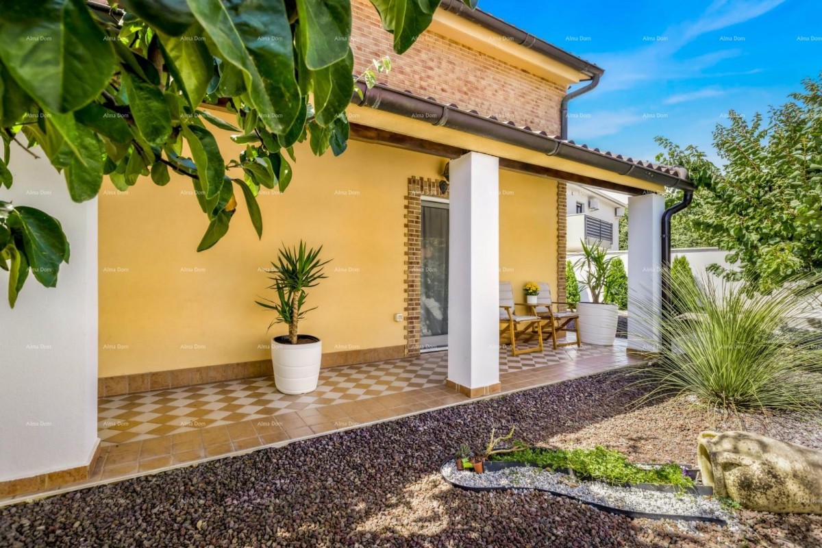 Vendita di due case collegate a Pomer 6