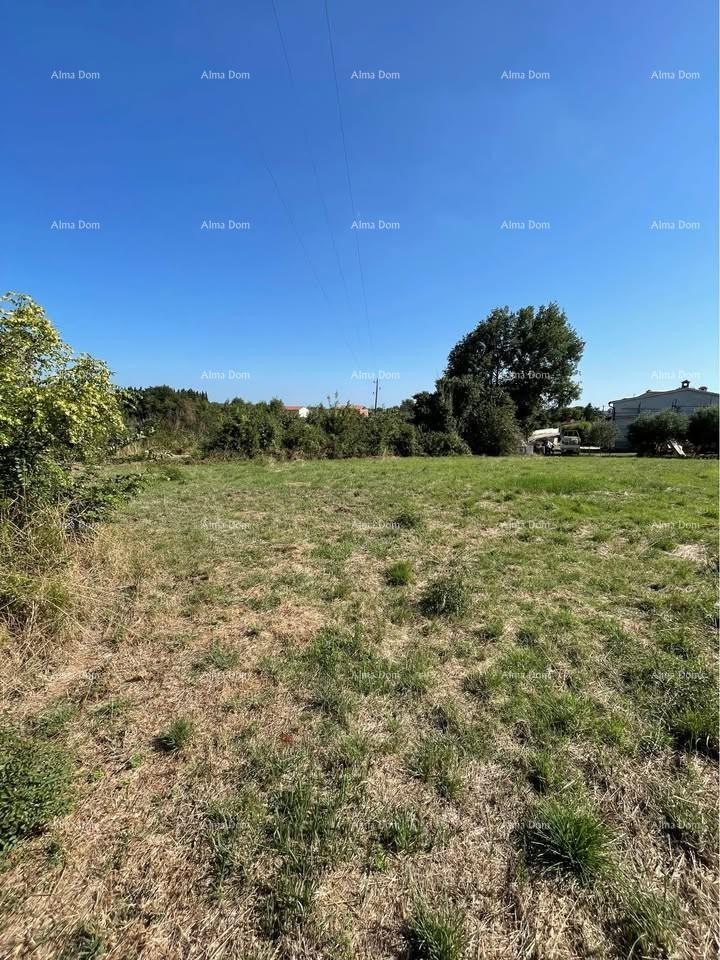 Građevinsko zemljišče 909 m² – Loborika 1