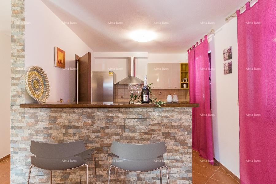 Valdebek. Detached house with a pool and jacuzzi! Close to the center of the city of Pula. 9