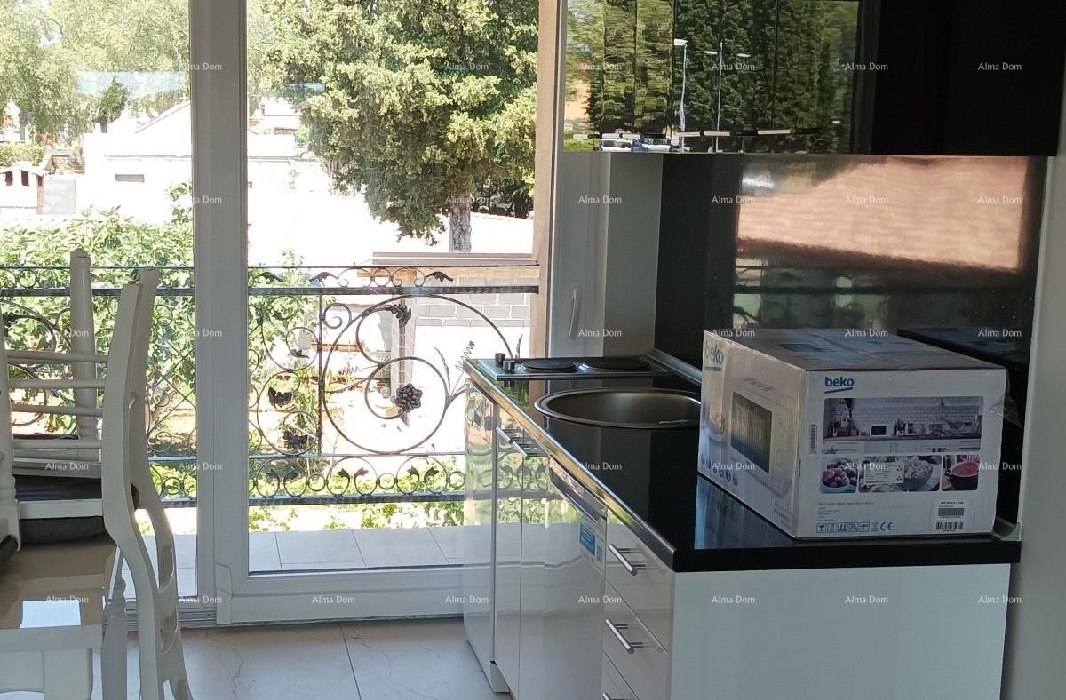 Новый многоквартирный дом недалеко от Ровиня 21