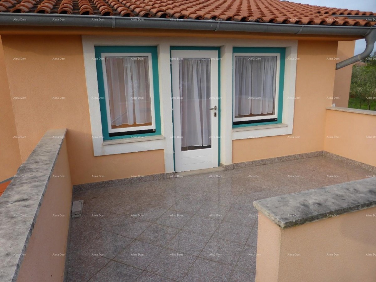 Prodaje se vila, blizina Marčane. 10