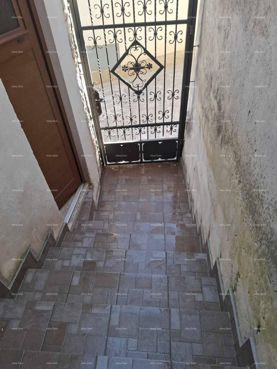 Prodamo kamnito hišo, Buje 2