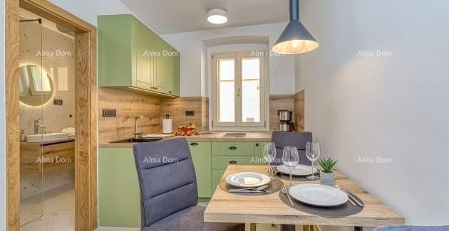 Vendesi una bella palazzina con tre appartamenti nel centro, Orsera! 3