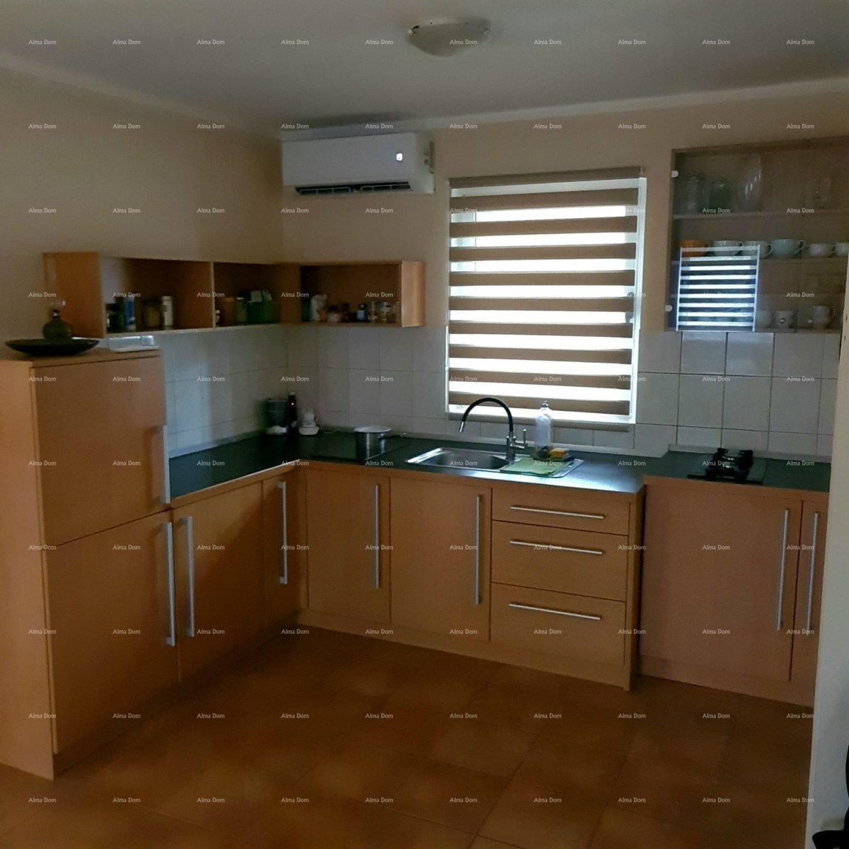 Prodamo samostojno hišo, Marčana 14