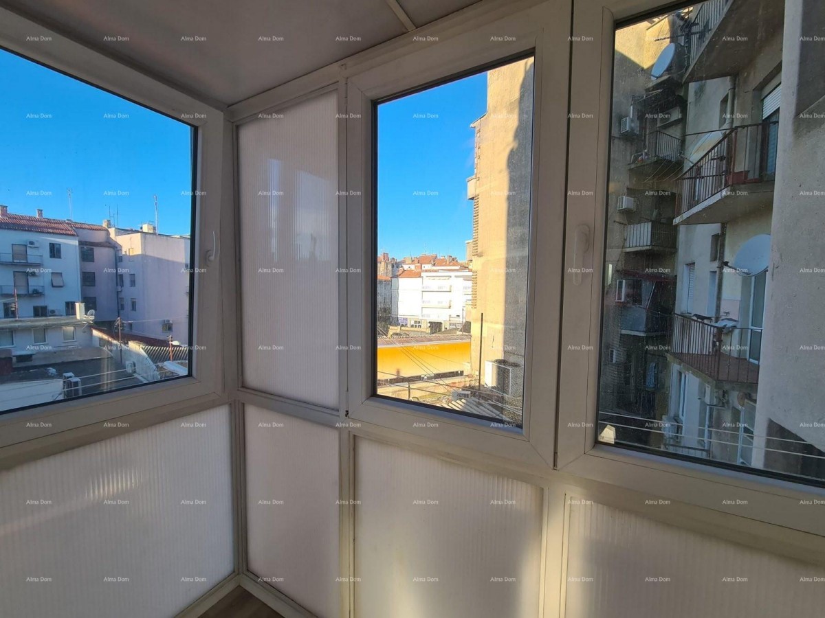 Pula – renoviran dvosobni stan v centru, 72,83 m² 1
