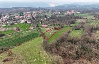 Građevinsko zemljišče s pravnomočnim dovoljenjem!