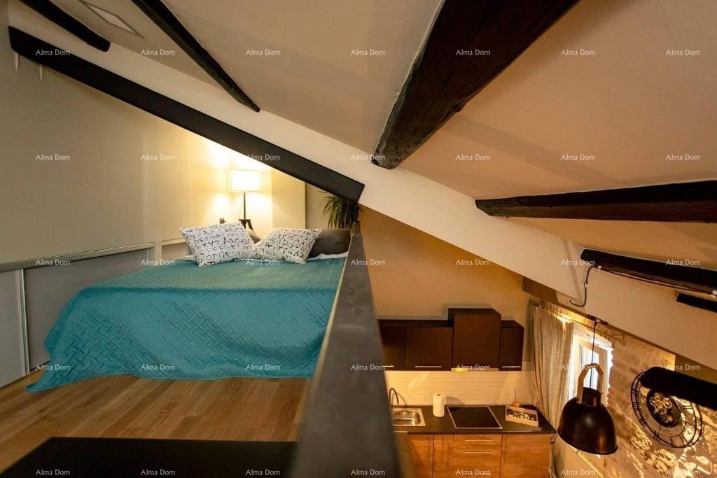 Vendita - Elegante appartamento su due piani nel centro storico della città, Rovigno! 12