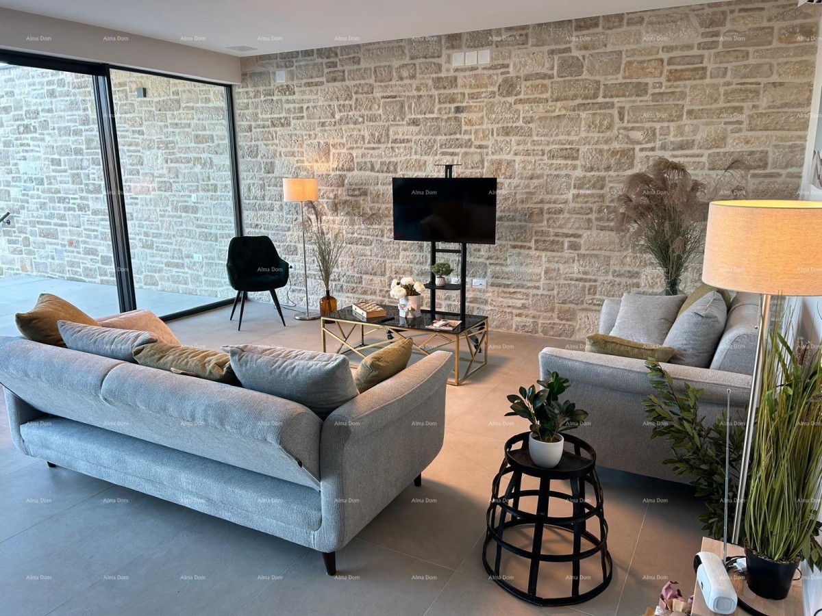 A modern house with a pool is for sale, located in an idyllic village near Rovinj. 15