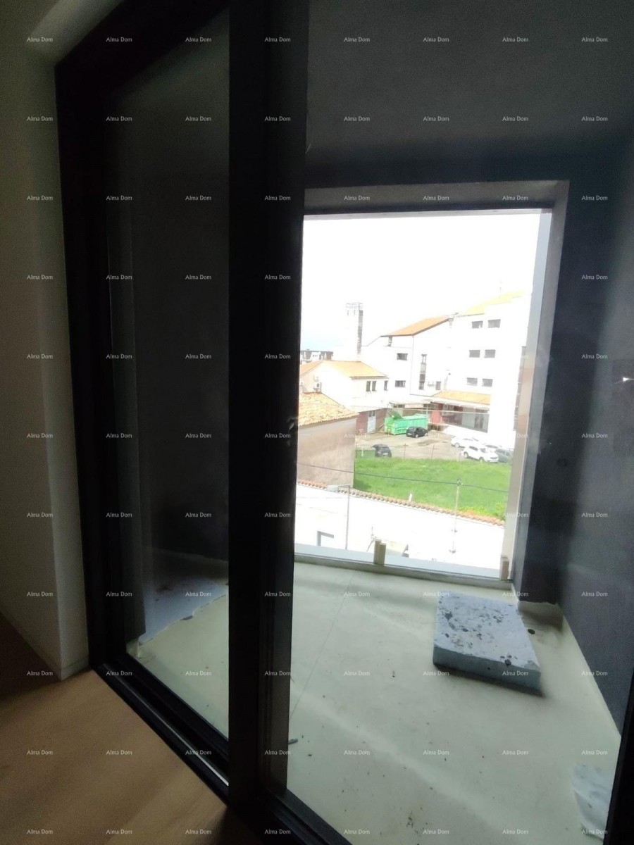 Забронировано! Прекрасная квартира в Умаге. Вид на море / S2 9