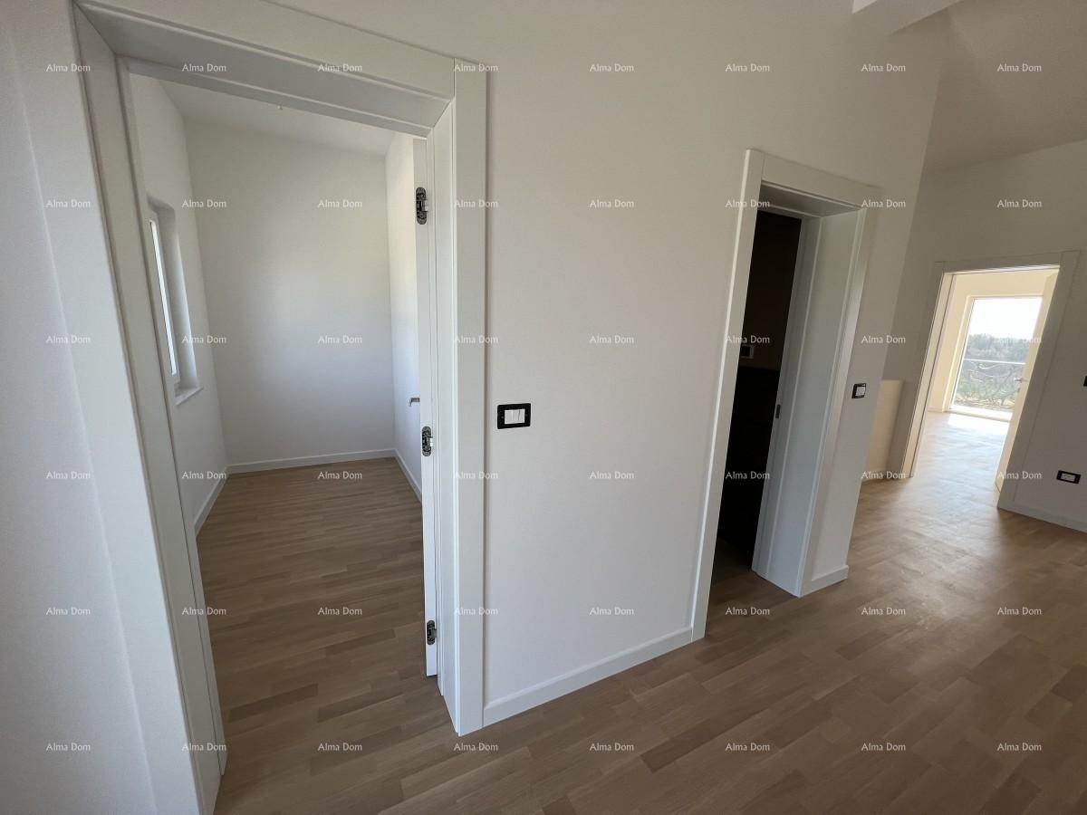 New house with a pool, modernly furnished. 7 km to the center of Poreč. 15