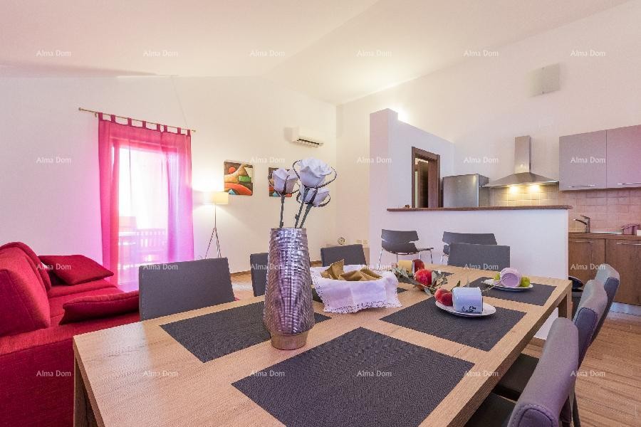 Valdebek. Detached house with a pool and jacuzzi! Close to the center of the city of Pula. 20