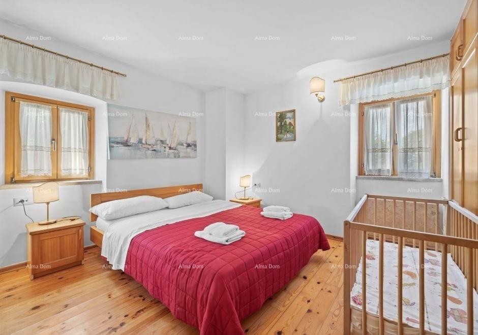 Prodaje se renovirana istarska kuća s bazenom – Kanfanar, 208 m², dva objekta 17