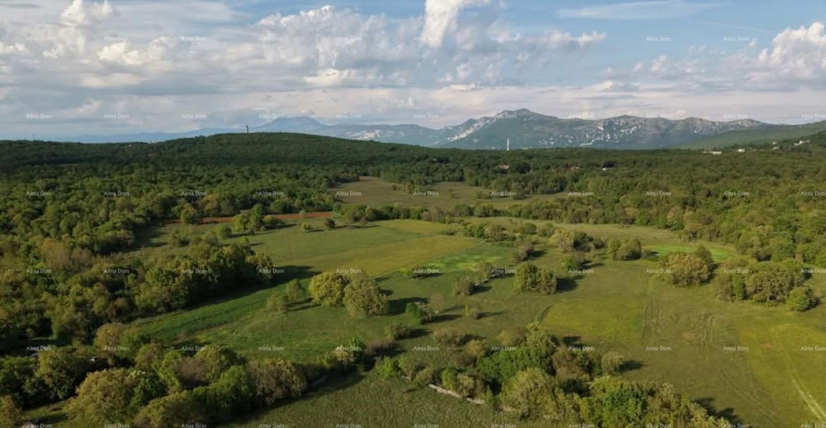 Građevinsko zemljišče, 1018 m² – Labin 2