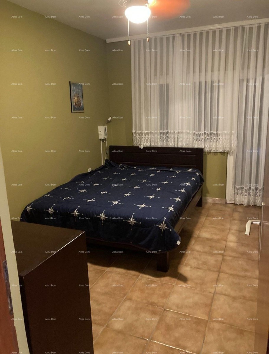 Prodaja - Prvi red do morja! Moderna, prostorna hiša s 4 ločenimi stanovanji, garažo in pomolom, Rogoznica. 19