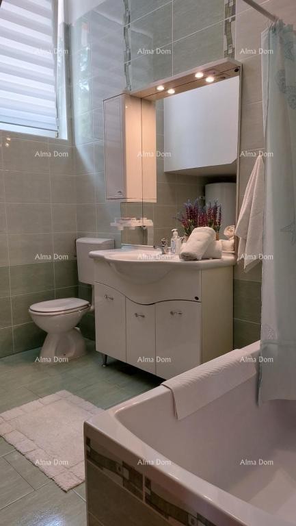 Дом с прекрасным видом на горы, террасой, садом, барбекю и частной парковкой. 14