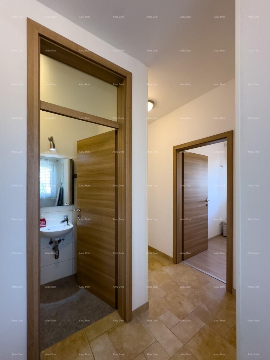 Bellissima casa con piscina a Pola, ideale per famiglie o investimento. 29