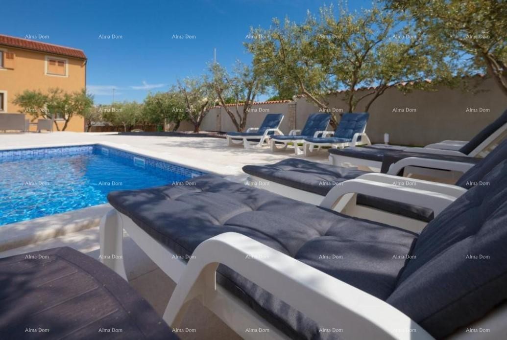 A beautiful villa with a pool in Banjole is for sale 7