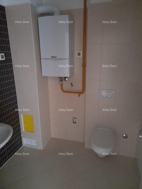 Prime location! Apartment for sale with a garage parking space in close proximity to the city center, Pula! 6