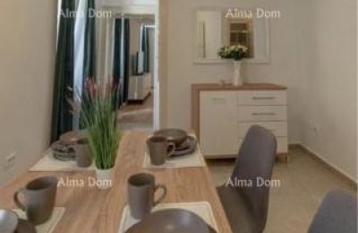 Продается двухкомнатная квартира в центре Ровиня