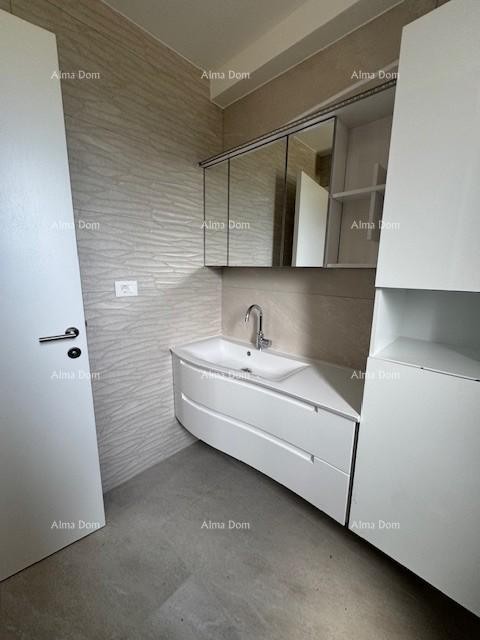 Новая здание из 2 квартир с бассейном и видом на море. Медулин! 13