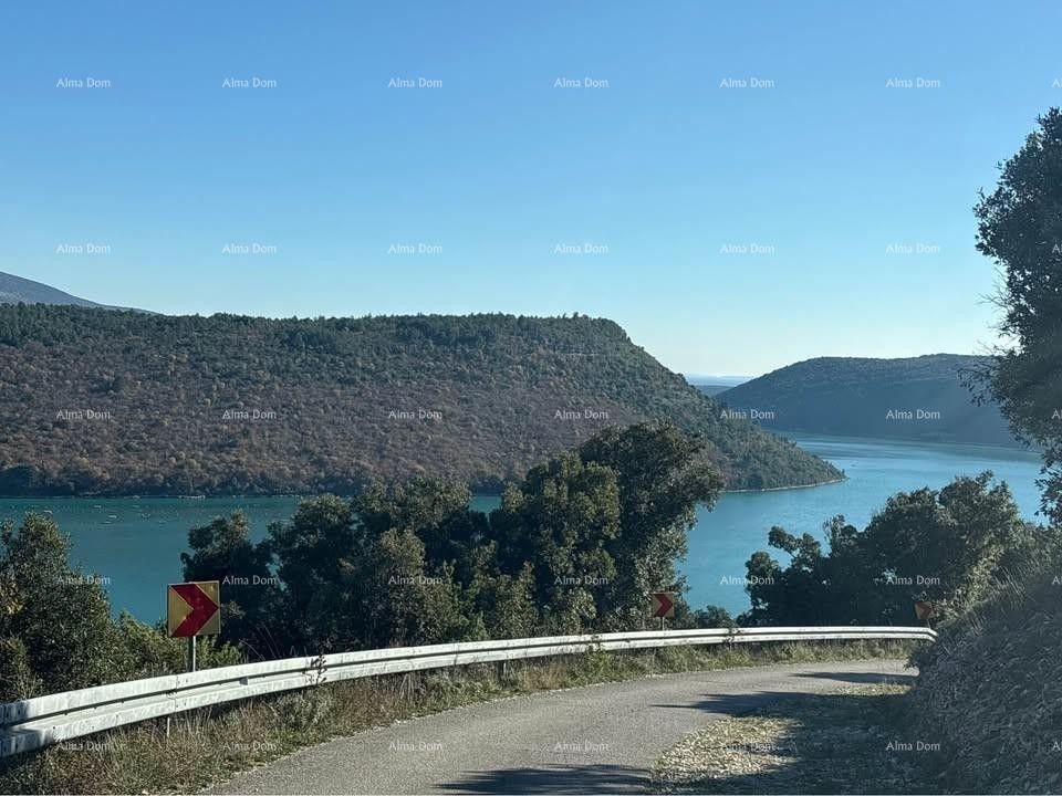 Terreno edificabile con permesso di costruzione definitivo – Barban 5