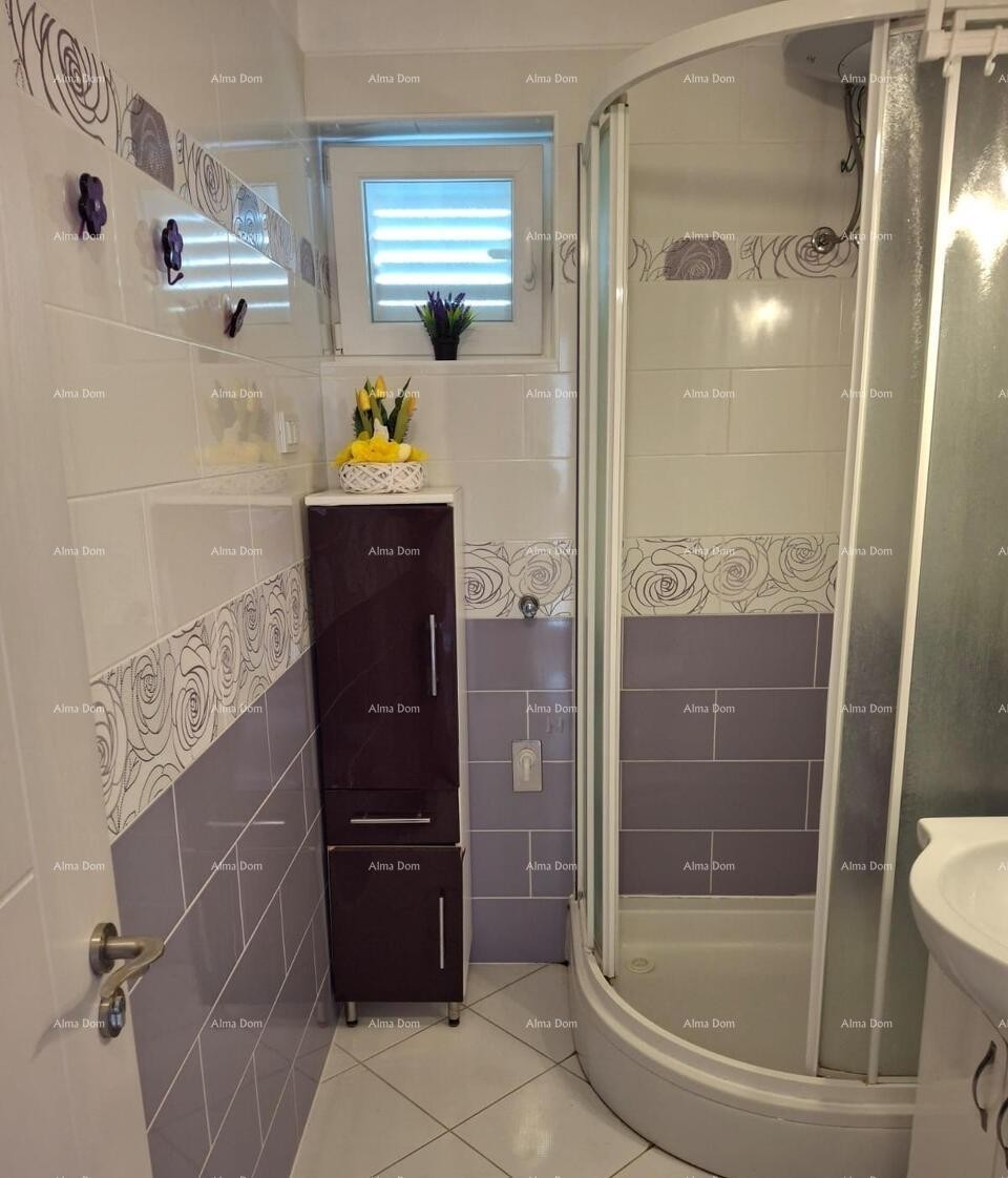 Casa con vista mare a Ravni 13