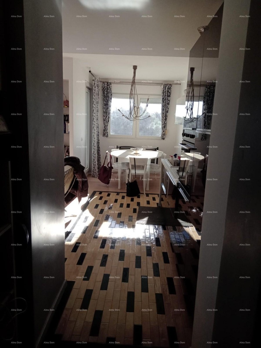 Prodaja- stan s pogledom na more - dvije minute do šetnice Lungomare, Pula! 4