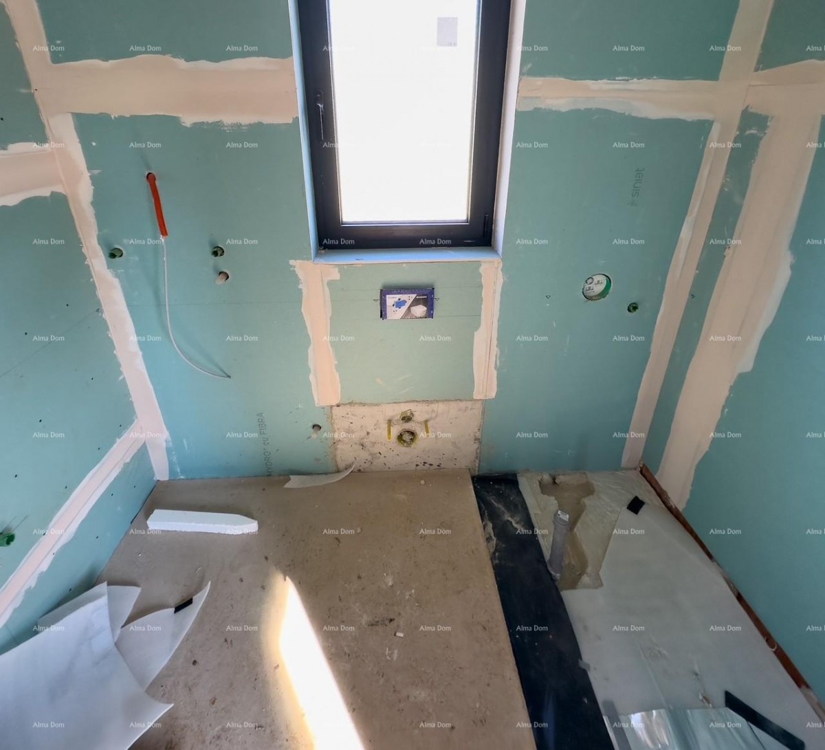 Prodajemo stan na drugom katu male zgrade!  Štinjan. 12