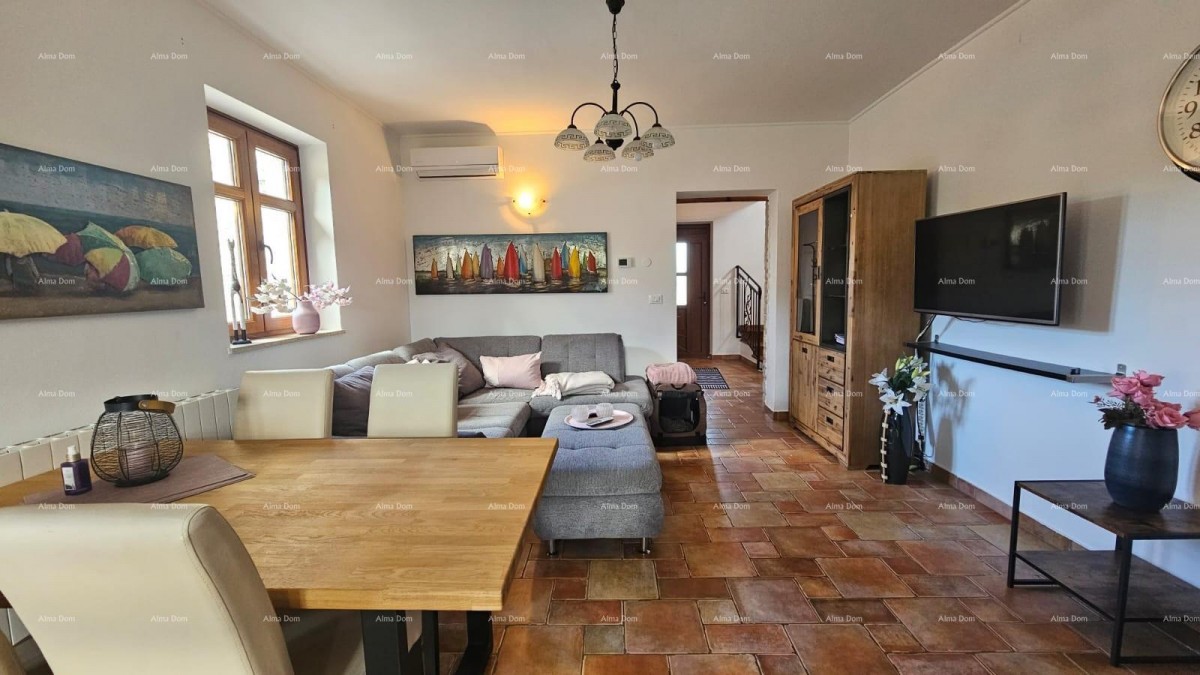 Просторный дом с бассейном в Светом Ловрече - идеальный дом для семьи 12