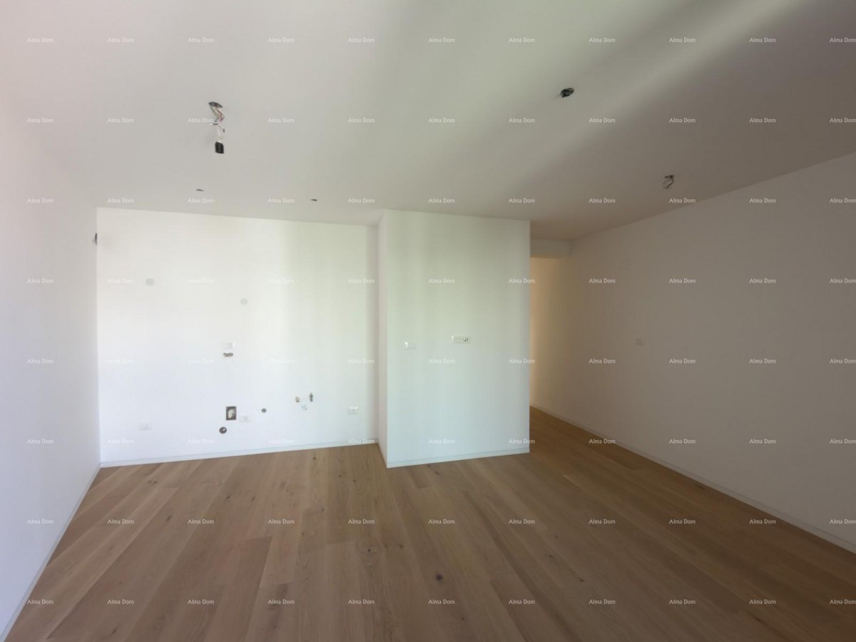 Vendita di appartamenti in edificio residenziale-commerciale con vista mare, centro di Umago! / S9 17