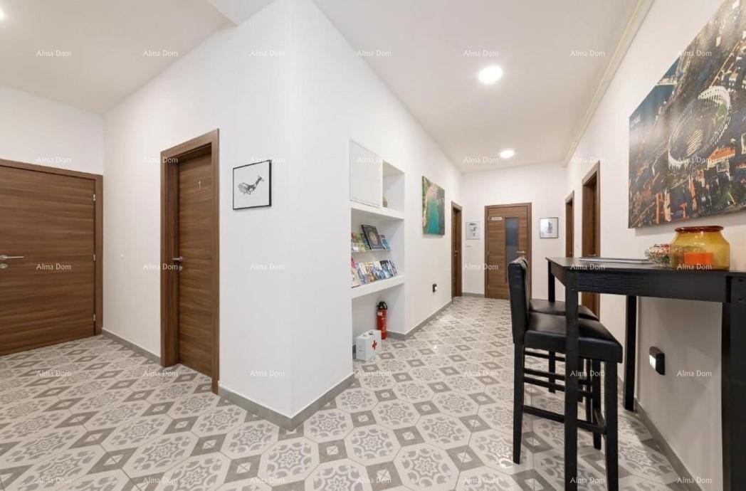 Na prodaju stan, površine 107,14 m², Pula 10