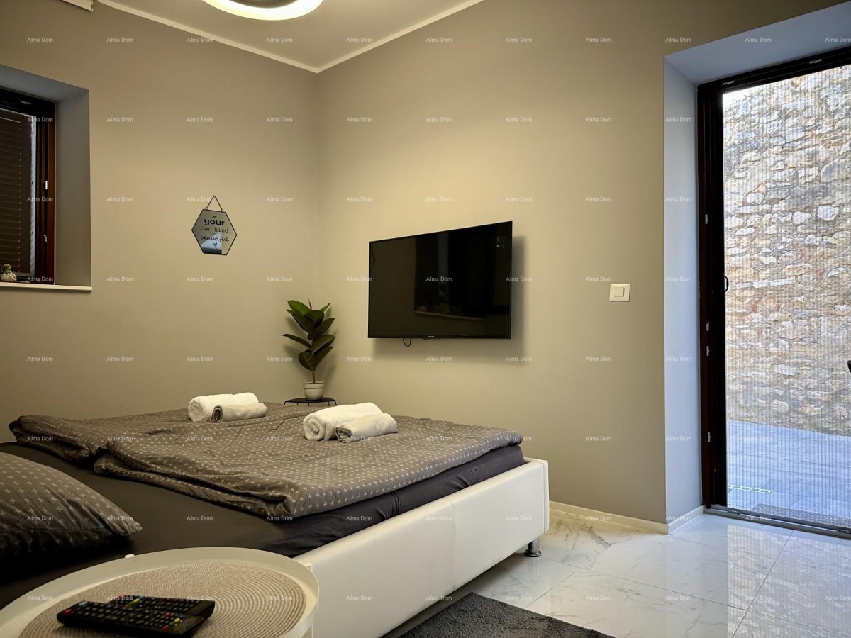 Прекрасный дом с тремя зарегистрированными апартаментами в старой части города Пореч! 16