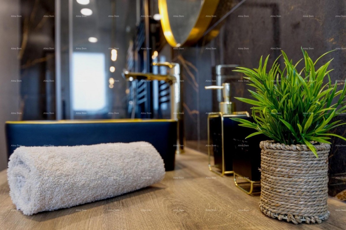 Moderna vila z bazenom in savno, Marčana! 14