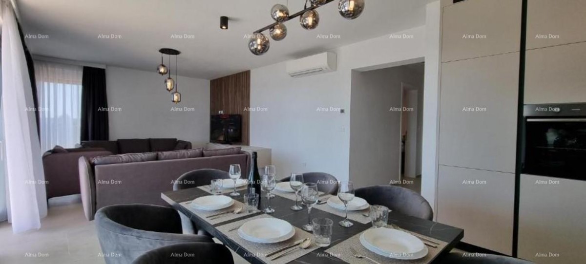 Predivan stan u Medulinu sa garažom. Blizina mora i plaže cca 500 metara. 24