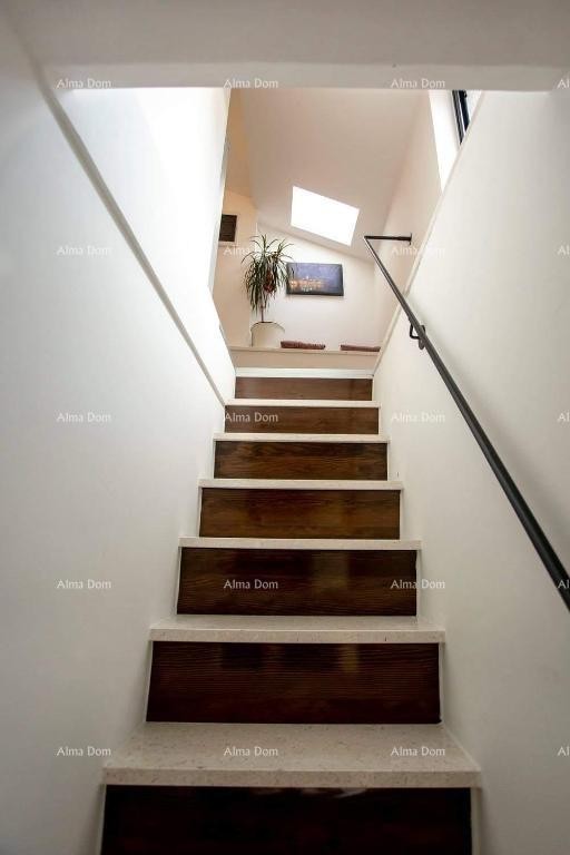 Vendita - Elegante appartamento su due piani nel centro storico della città, Rovigno! 21