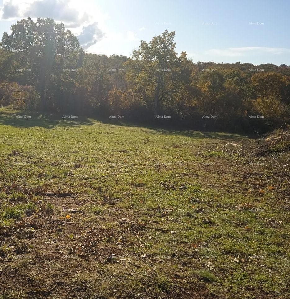 Prodaje se  građevinsko zemljište na mirnoj lokaciji, Kaštel 1