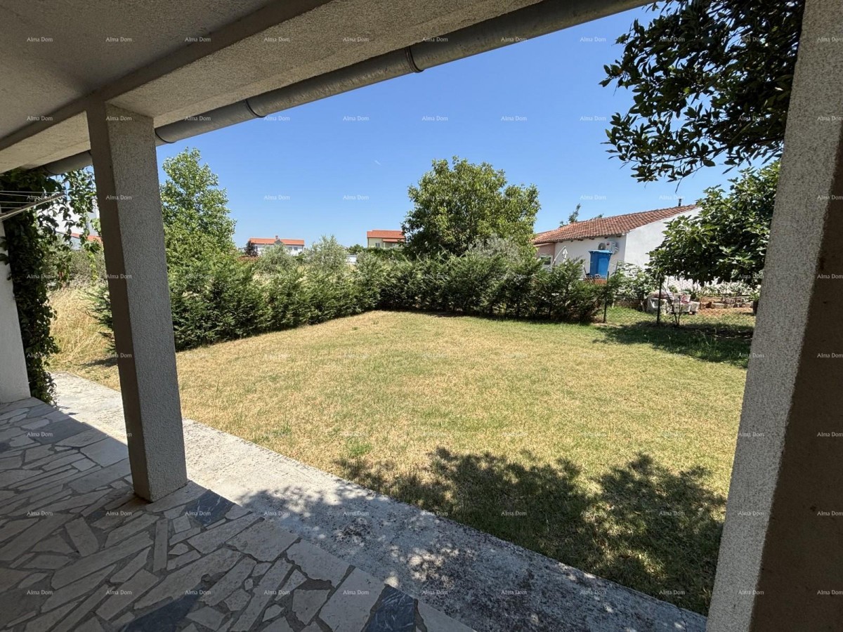 VALBANDON - Kuća s dva stana – idealna za obiteljski život ili investiciju 10