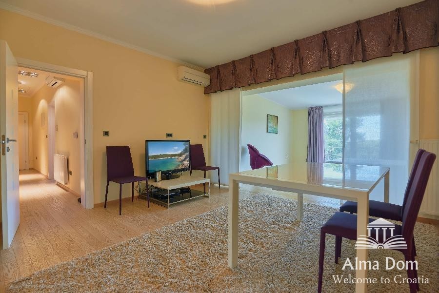 Первая линия - Элитная вилла с бассейном и гаражом в уникальном месте! 6