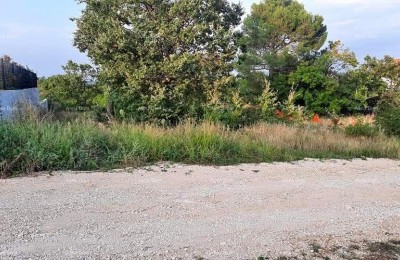 Sale of construction land in Buje
