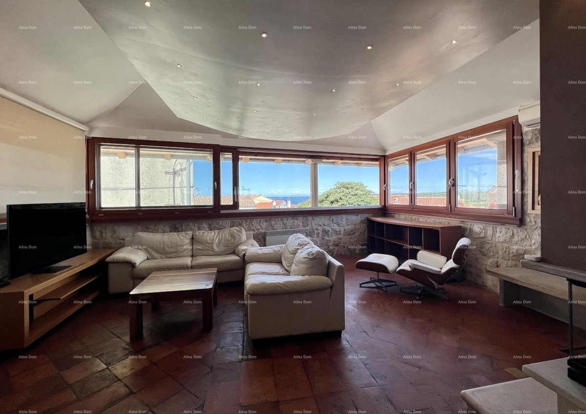 Funtana, Vendesi casa in pietra con vista mare 2