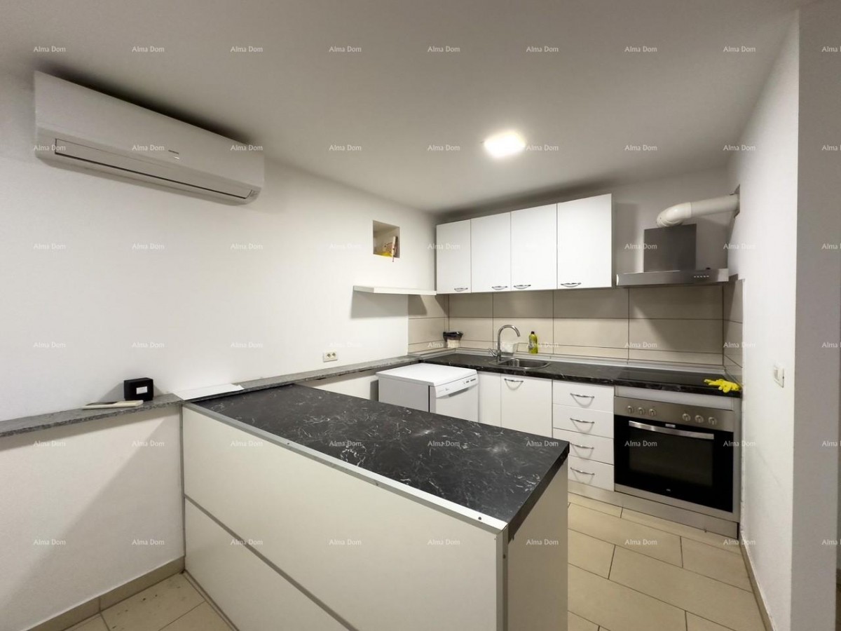 Vendita di una casa ristrutturata e arredata con vista mare, Medulin! 2