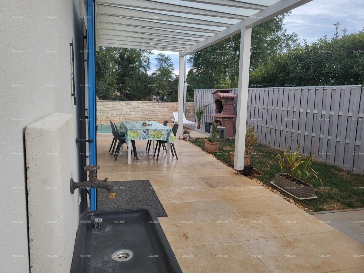 Cittanova, casa a un piano con piscina 15