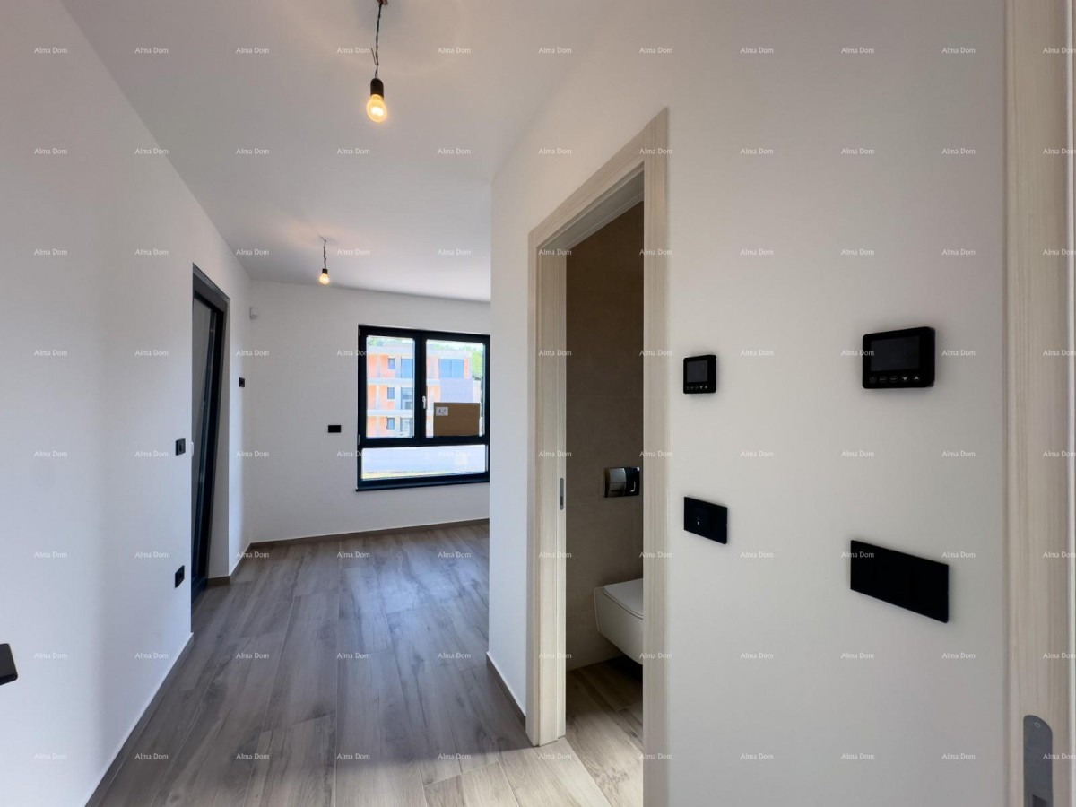 Vendiamo villa bifamiliare con piscina e garage 20