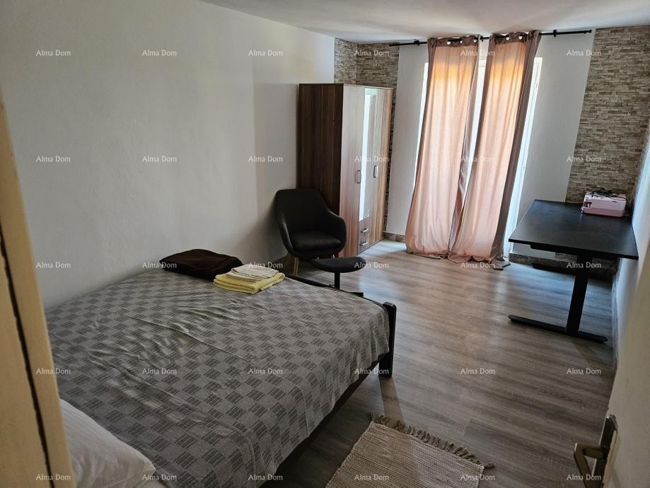 Rovigno: Proprietà vicino alla spiaggia, circondata da pini 4