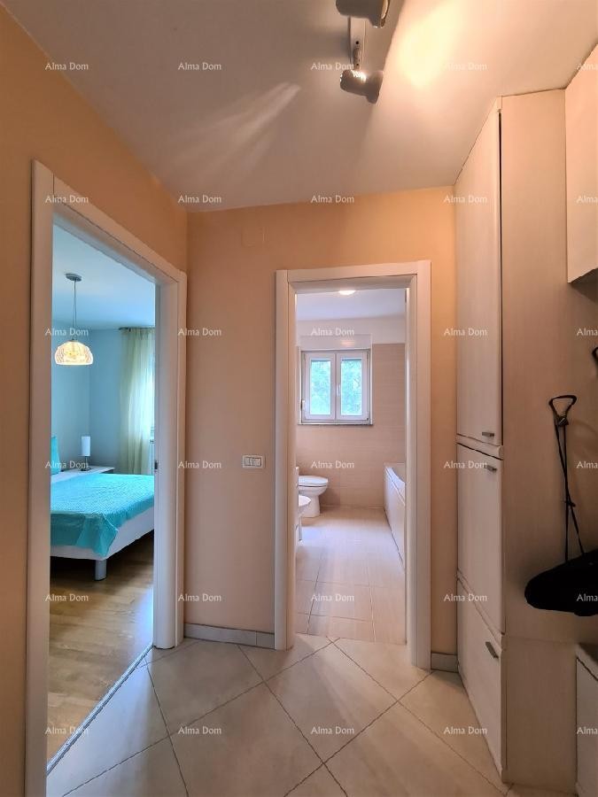 Лижнян продается один большой и один маленький дом. 6