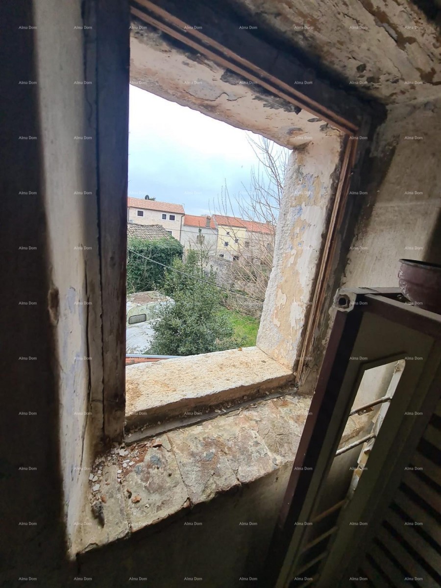 In vendita vecchia casa in pietra a Peroj 12