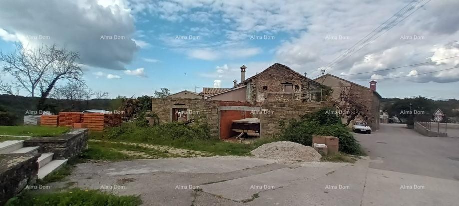 Kamena hiša z dvoriščem in začetno prenovo – okolica Pazina 2