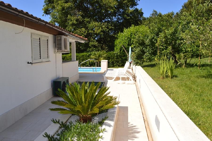 VILLA IN PJEŠČANA ONLY 100 M FROM THE SEA!! 11