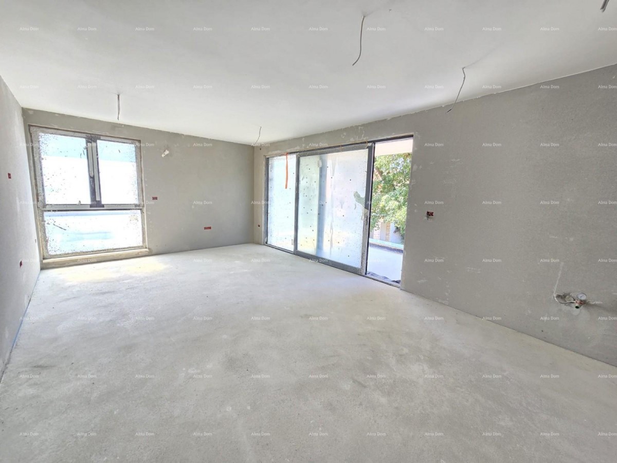 Prodaje se luksuzan stan u Medulinu,  strogi centar mjesta, par minuta lagane šetnje do rive i mora. 1